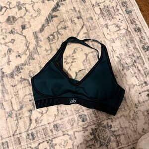ALO Yoga winter ivy airlift Sports Bra